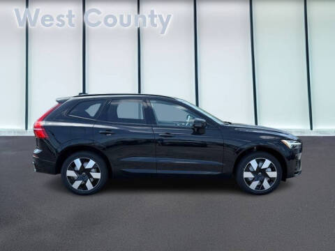 2025 Volvo XC60 T8 Plus Dark Theme
