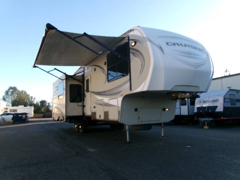 2015 Crossroads RV Cruiser 305RS