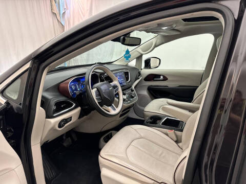 2019 Chrysler Pacifica Limited 35th Anniversary