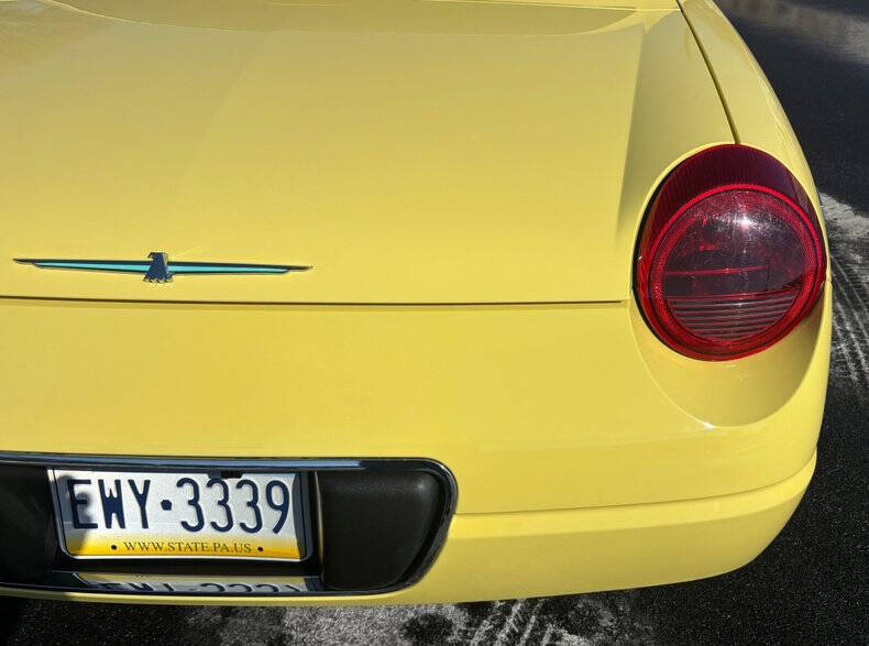 2002 Ford Thunderbird Deluxe