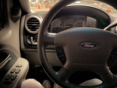 2003 Ford Expedition XLT