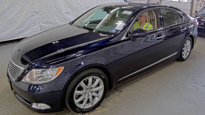 2009 Lexus LS Base's photo