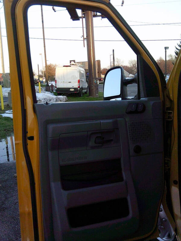 2013 Ford E-Series E-350 SD