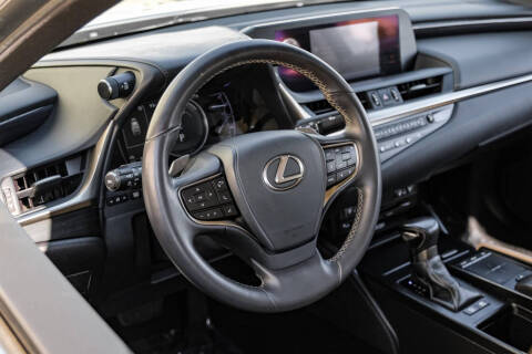 2020 Lexus ES 300h