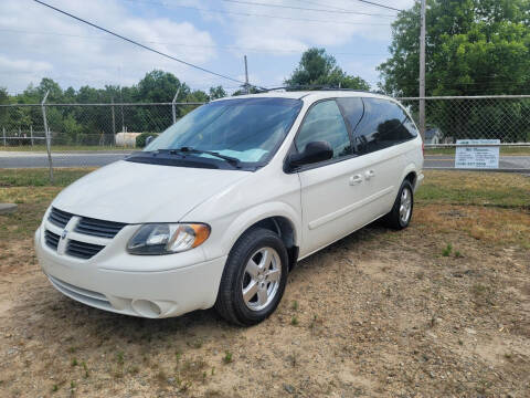 2005 Dodge Grand Caravan for sale at reinCARnation, LLC in Reidsville NC