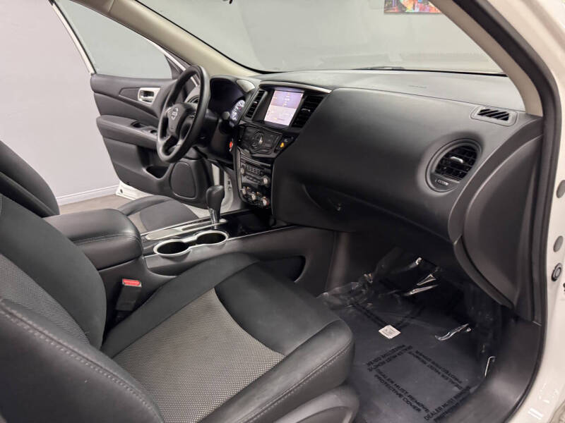 2019 Nissan Pathfinder S