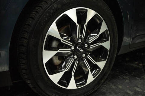 2023 Kia Carnival EX