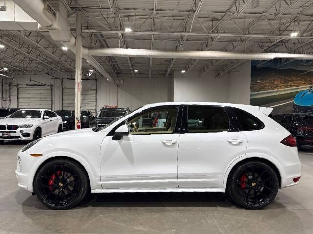 2013 Porsche Cayenne GTS