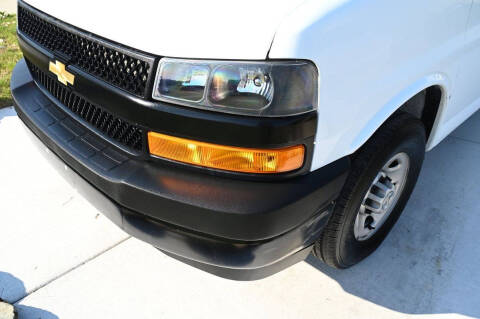 2023 Chevrolet Express 2500