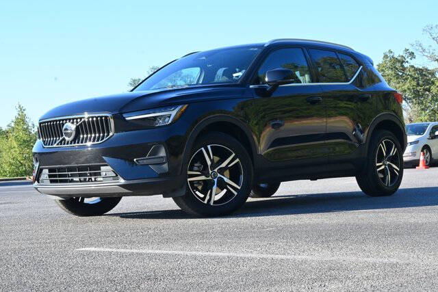 2025 Volvo XC40 B5 Core Bright Theme