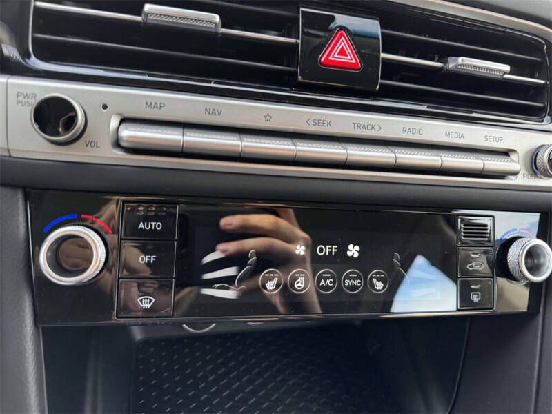 2026 Genesis G70 2.5T Standard