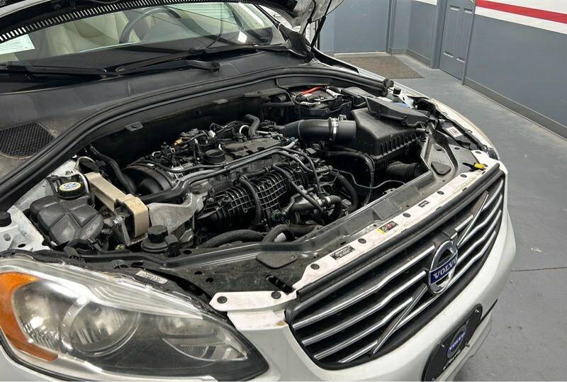 2016 Volvo XC60 T5 Drive-E Premier