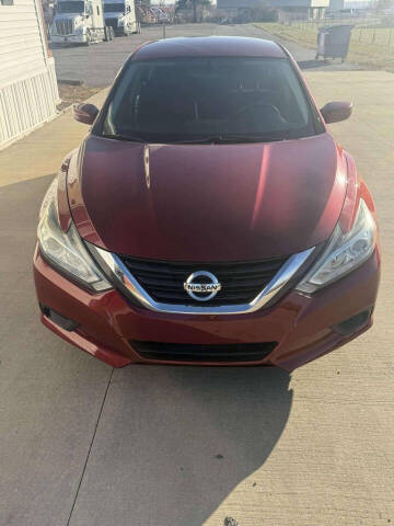 2016 Nissan Altima for sale at Carsland KC in Kansas City MO