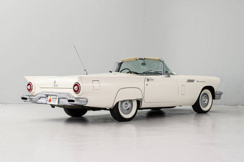 1957 Ford Thunderbird