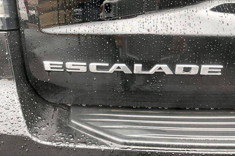 2022 Cadillac Escalade Premium Luxury