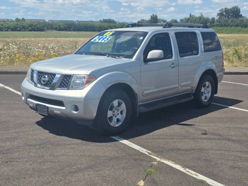 2005 Nissan Pathfinder LE