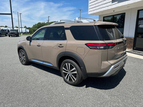 2025 Nissan Pathfinder Platinum