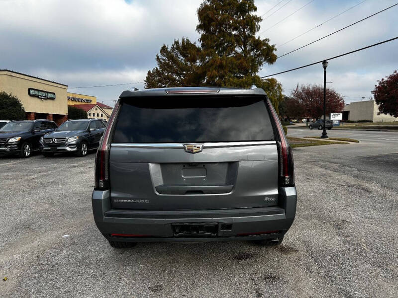 2020 Cadillac Escalade Luxury