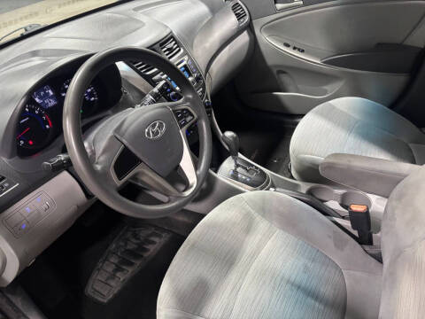 2016 Hyundai Accent SE