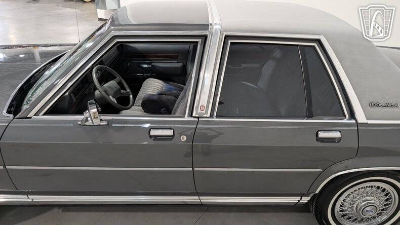 1988 Ford Crown Victoria
