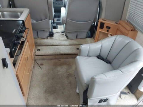 2004 Winnebago Rialta 22HD