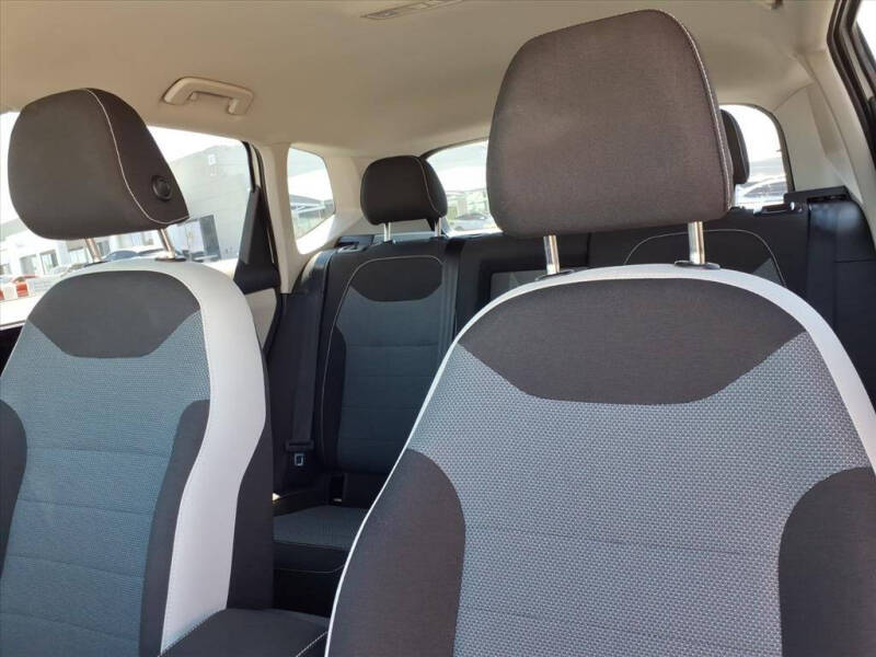 2025 Volkswagen Taos S