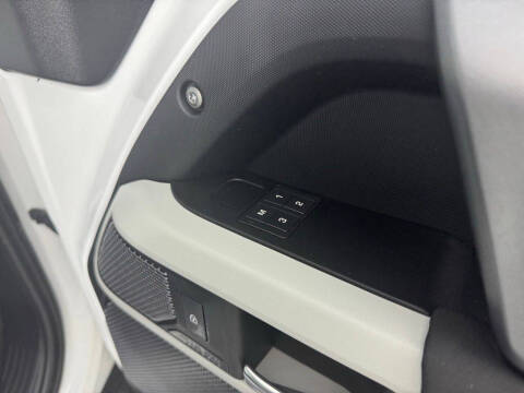 2023 Land Rover Defender 90 X-Dynamic SE