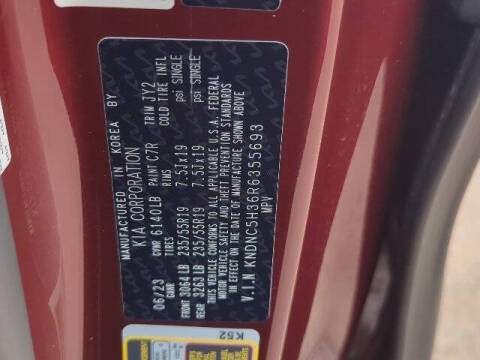 2024 Kia Carnival EX