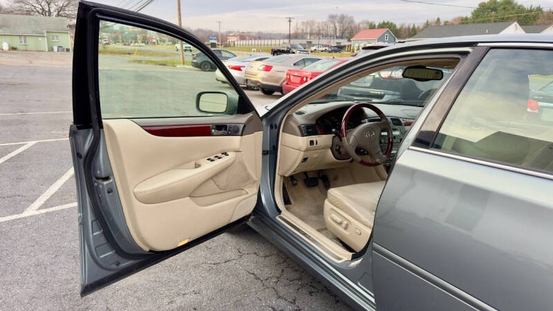 2004 Lexus ES 330