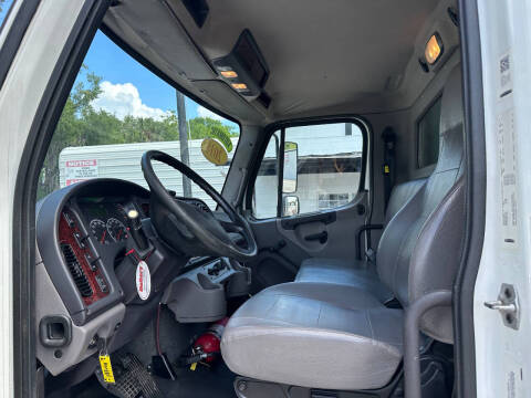 2018 Freightliner M2 106