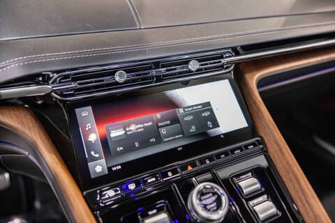 2025 Aston Martin DB12 V8