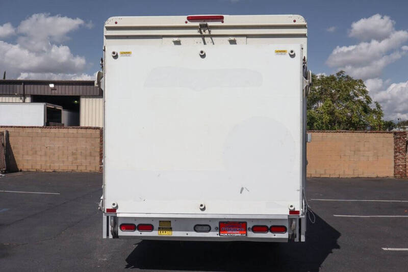 2015 Freightliner MT45 Chassis