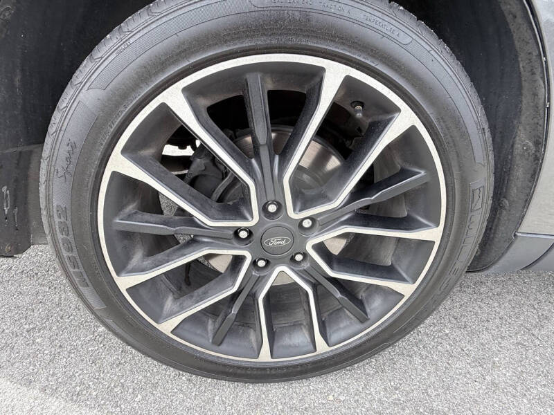 2019 Ford Taurus SEL