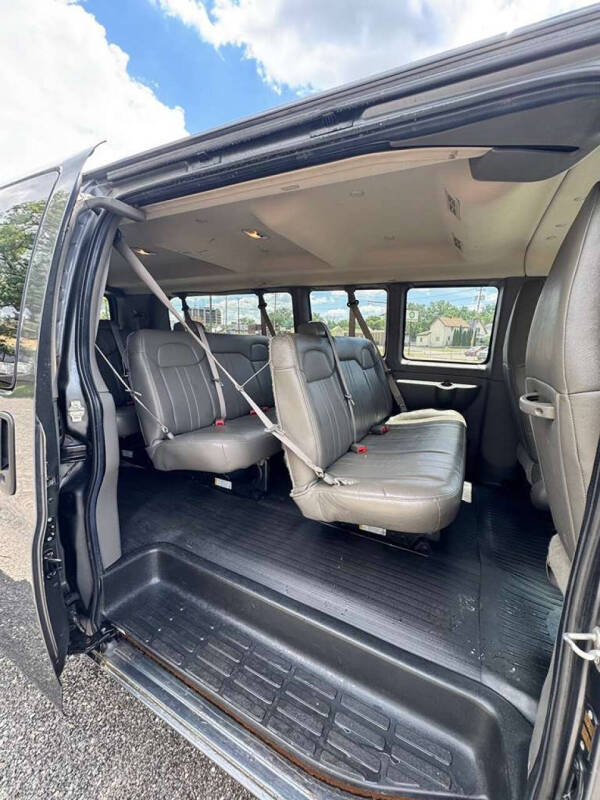 2017 Chevrolet Express LS 3500
