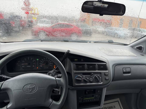 1998 Toyota Sienna LE