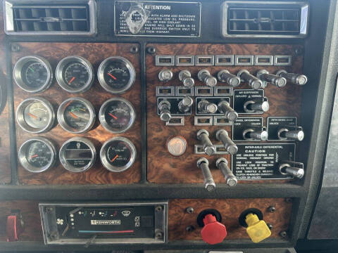 2000 Kenworth W900