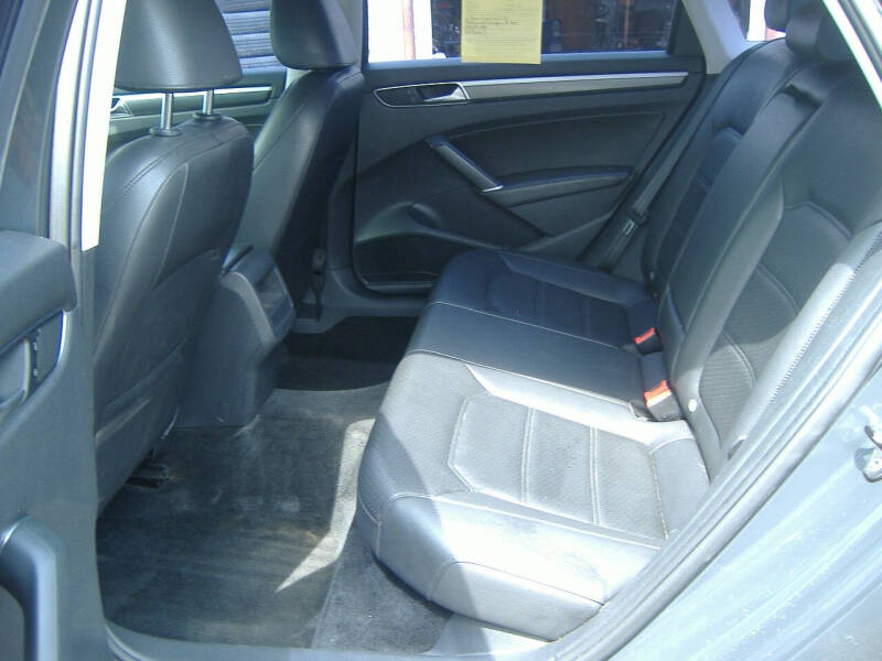 2017 Volkswagen Passat 1.8T R-Line