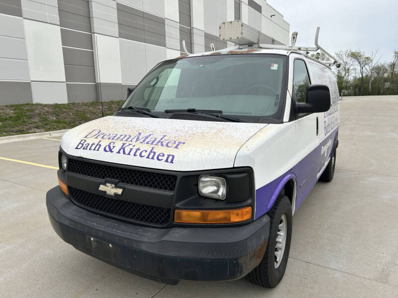 Used 2006 Chevrolet Express Cargo Work with VIN 1GCGG25V961272382 for sale in Elmhurst, IL
