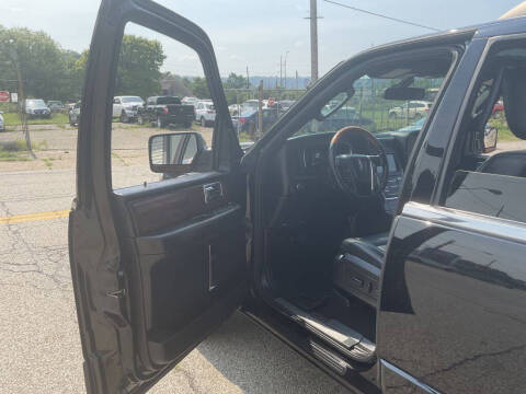 2017 Lincoln Navigator Select
