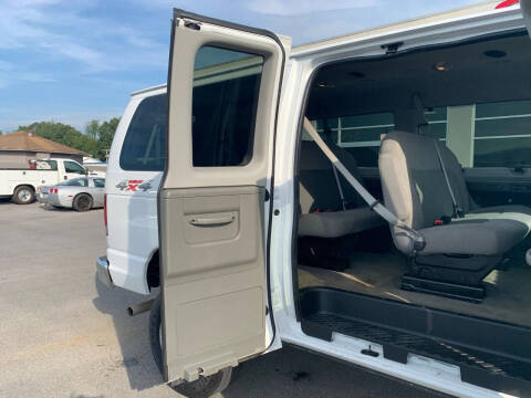 2013 Ford E-Series E-350 SD XLT