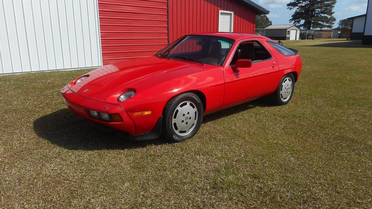 1985 Porsche 928 12