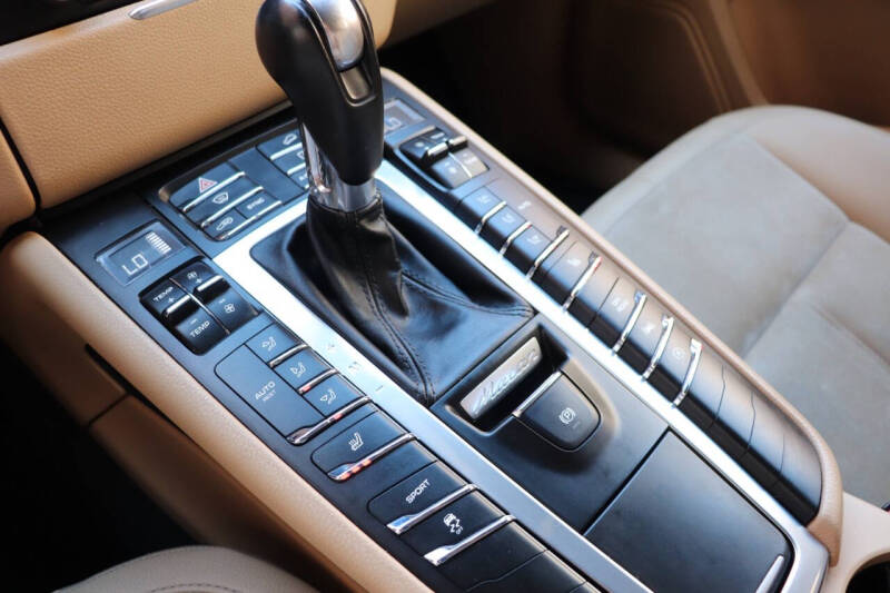 2017 Porsche Macan