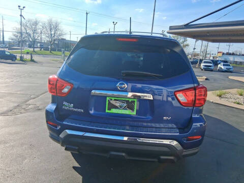 2017 Nissan Pathfinder SV