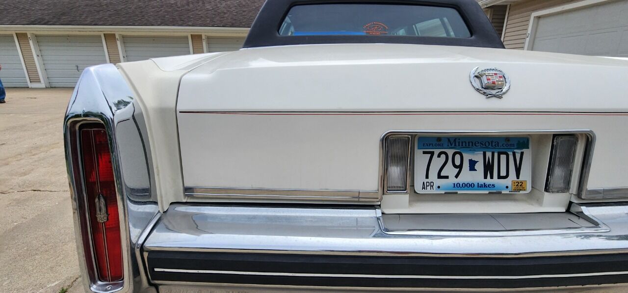 1984 Cadillac Fleetwood Brougham 42