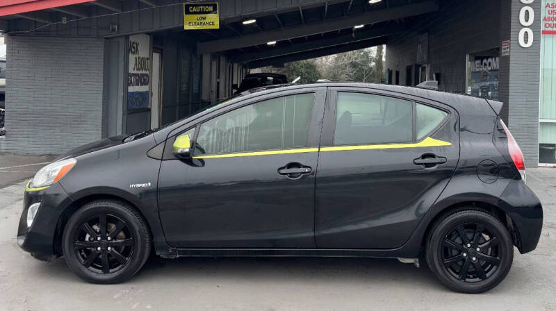 2016 Toyota Prius c Persona Special Edition