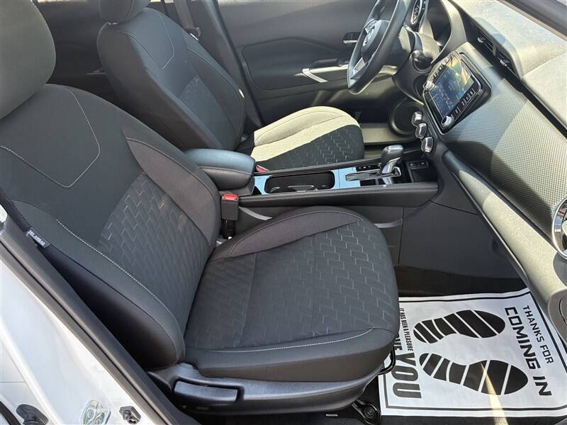 2024 Nissan Kicks SV