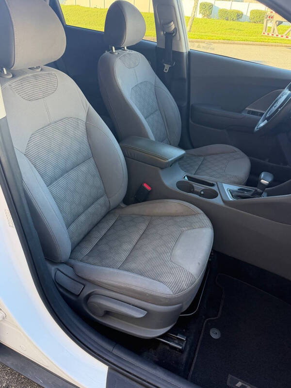 2017 Kia Niro LX