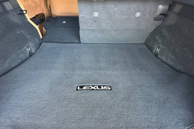 2023 Lexus RZ 450e Luxury