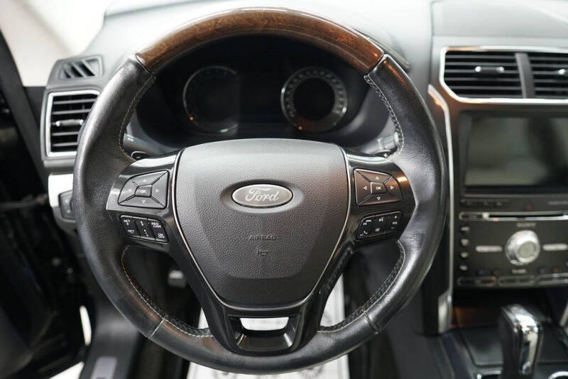 2017 Ford Explorer Platinum