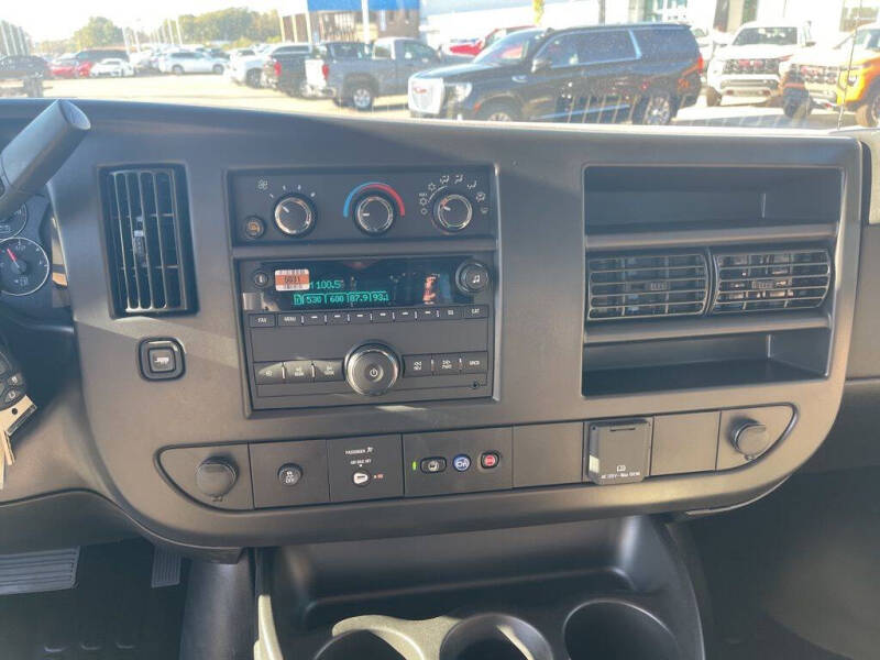 2025 Chevrolet Express 2500